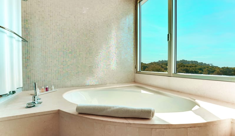 Aguas De Ibiza - Corner Suite Bathtub